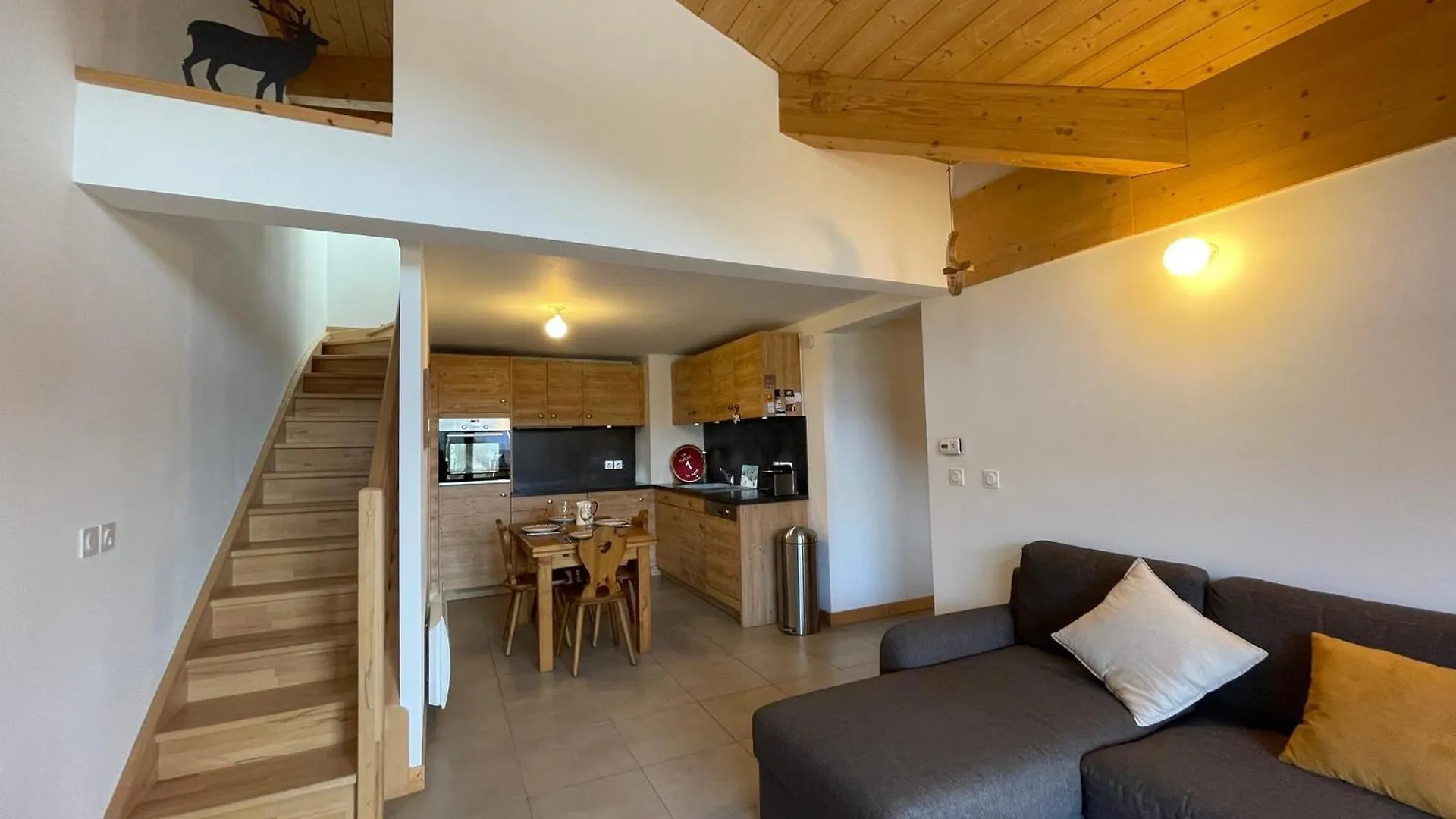 Apartment Charmant T3 En Duplex Au Centre De Samoens Avec Balcon Et Wifi - Fr-1-624-155